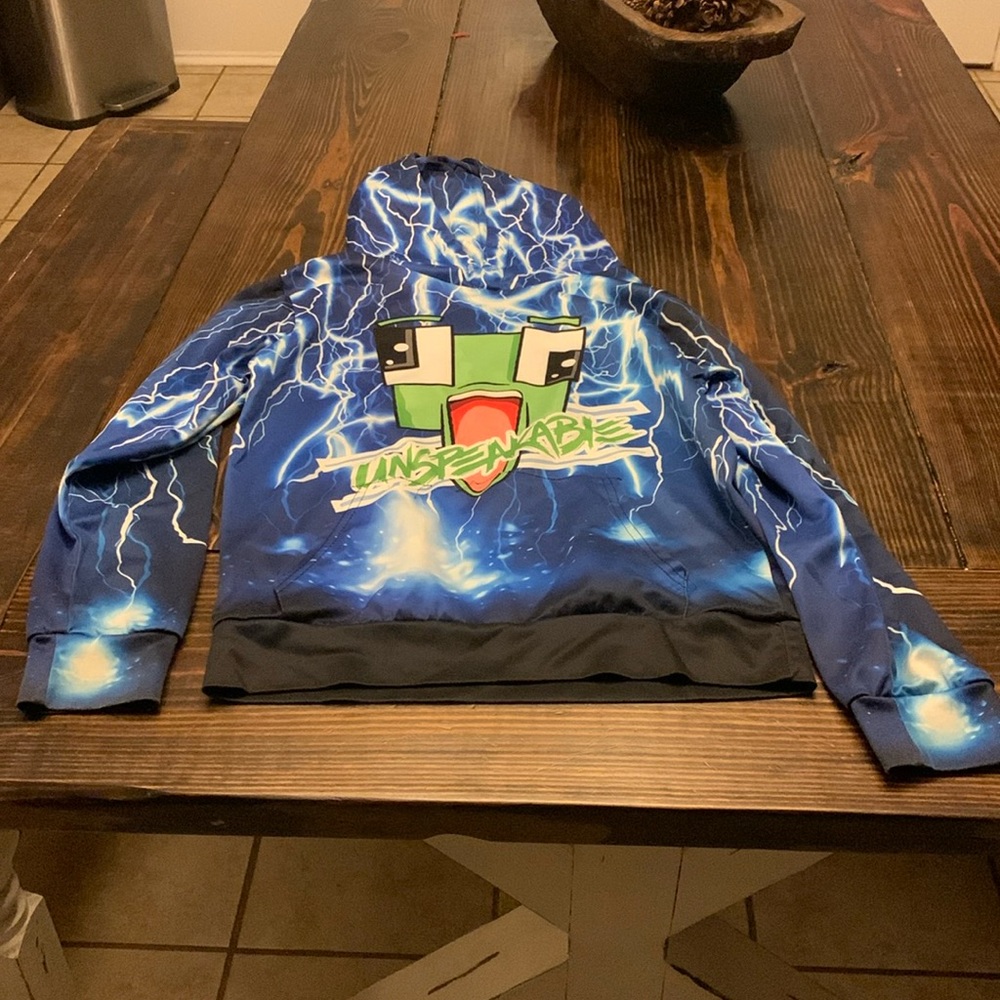 Unspeakable pullover